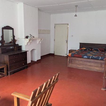 Chilly Croc Hostel 努沃勒埃利耶 外观 照片